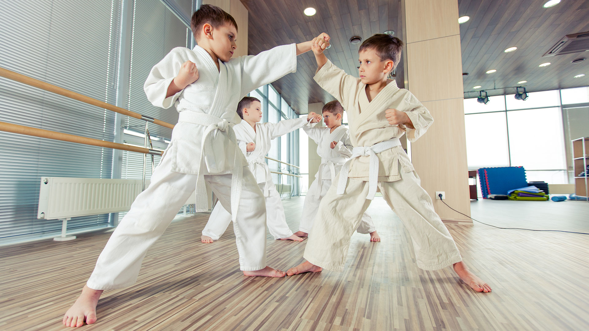 Ilhan Alkaya Lin Fu - Kinder üben Kampfsport